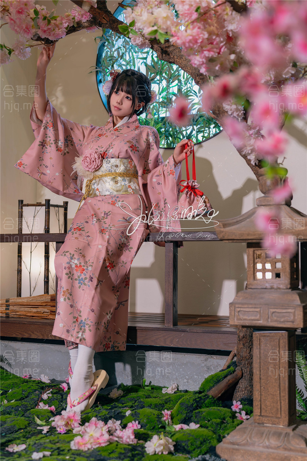 咬一口兔娘 - 『温泉の女将』77P+1V 燕无歇