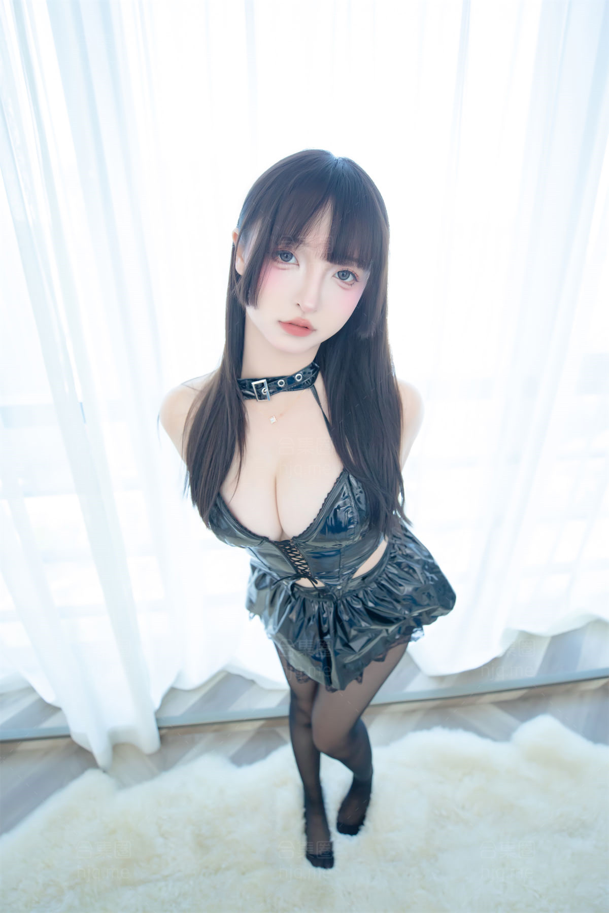 1.神楽坂真冬2024年9月开学《美脚调教》摄影75张，2枚视频