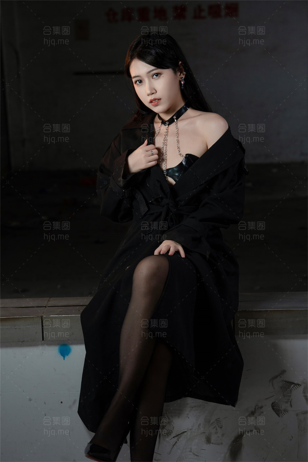 1.不呆猫2024街拍女上司摄影116张，约15分钟视频