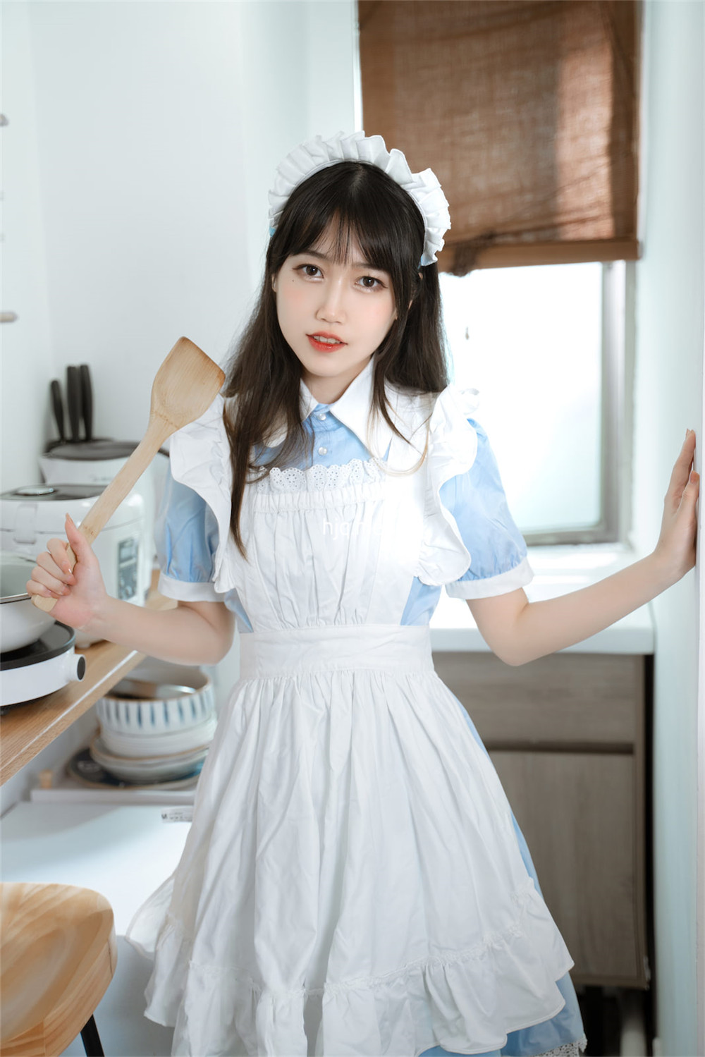 1.不呆猫2024年9月厨房小女仆摄影35张