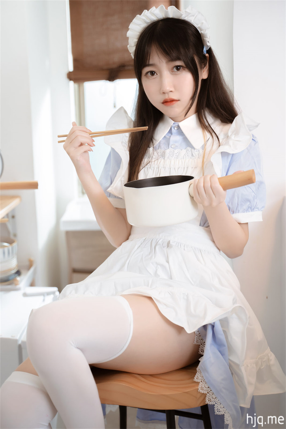 2.不呆猫2024年9月厨房小女仆摄影35张